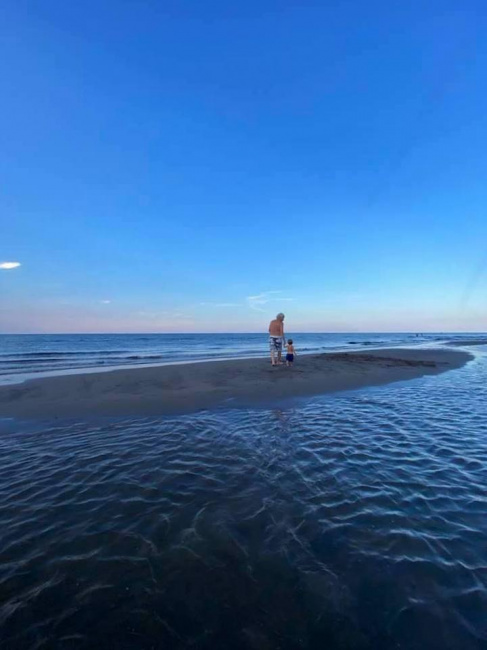 На необитаемом островке