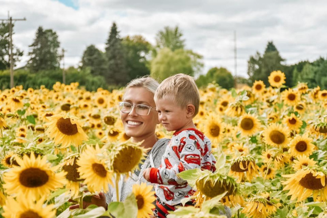 Утопая в подсолнухах...