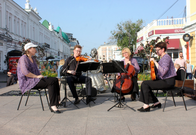 Музыканты на городских улицах.