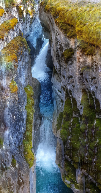 Каньон Maligne в Скалистых горах Канады