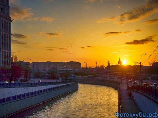 Закат в городе